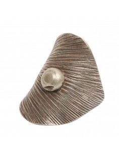 Anillo étnico macizo Karean de plata .