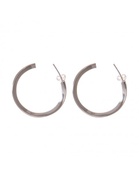 Aros planos de plata lisa .Cierre de presión.