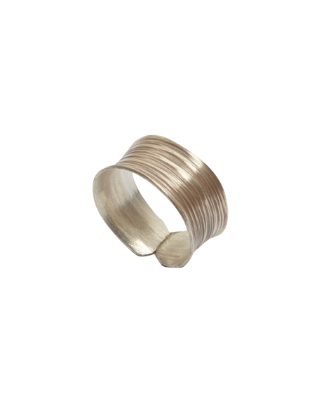 Anillo étnico de Plata grabado .