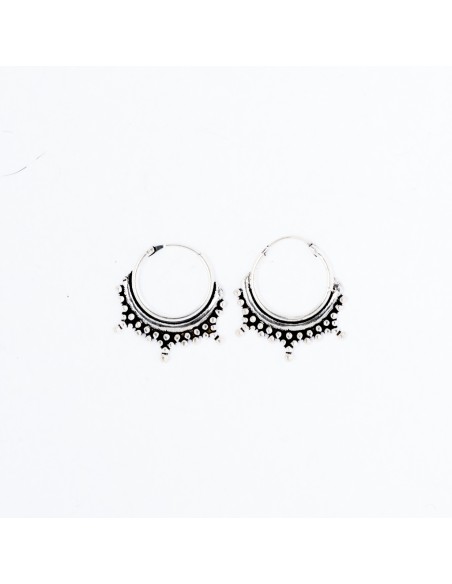 Aro liso con adorno de Plata. Diámetro de 16mm.