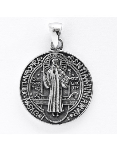Colgante de St. Benito . Diámetro de 24mm.
