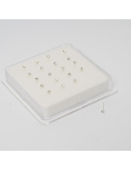 Pendiente de nariz de plata con zirconita engastada con 4 garras .Diferentes diámetros . 20un.